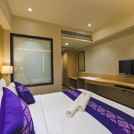 Purple Beds By Vits Dwarkesh, Surat Salabatpura Exterior foto