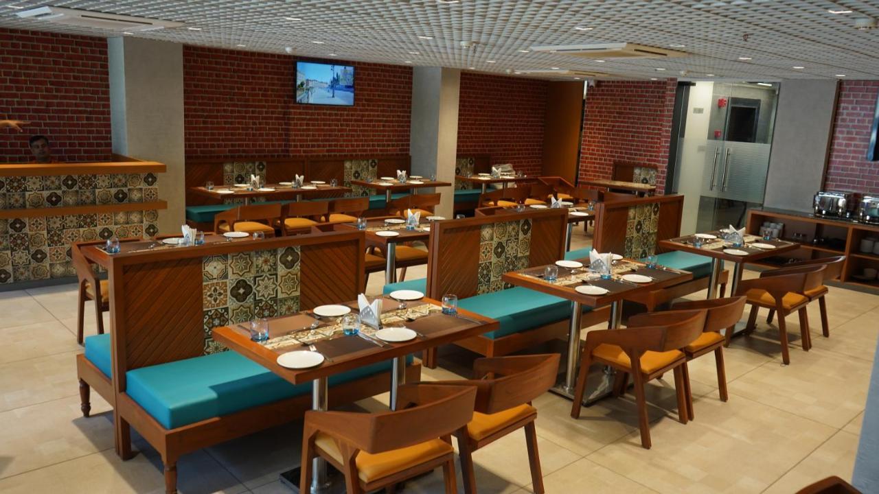 Purple Beds By Vits Dwarkesh, Surat Salabatpura Exterior foto