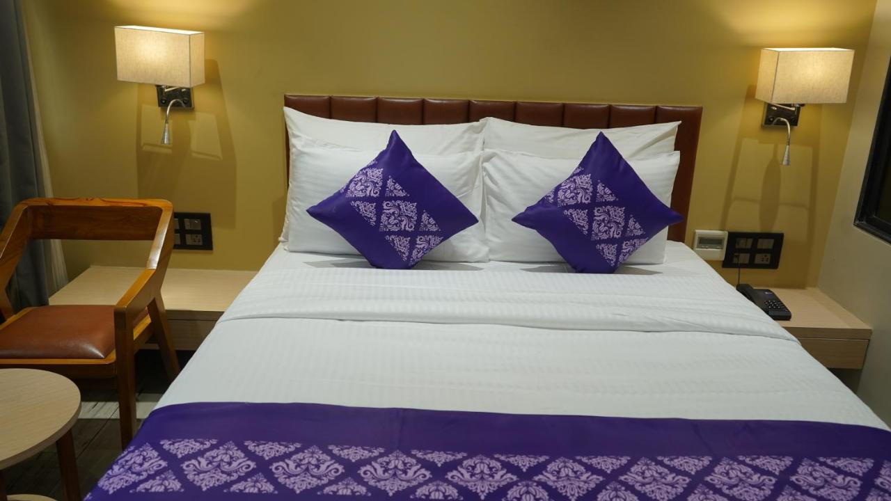 Purple Beds By Vits Dwarkesh, Surat Salabatpura Exterior foto