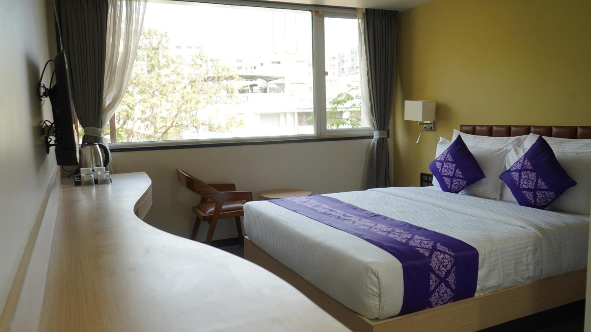 Purple Beds By Vits Dwarkesh, Surat Salabatpura Exterior foto